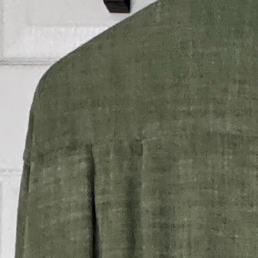 Ermenegildo Zegna Beautiful Silk Shirt in Sage Green, Made in Italy, XL - Picture 6 of 8